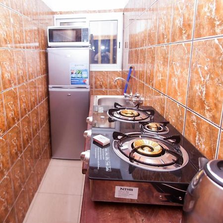 Studio Meuble Carrefour Bastos En Face Du Black And White Yaoundé Εξωτερικό φωτογραφία